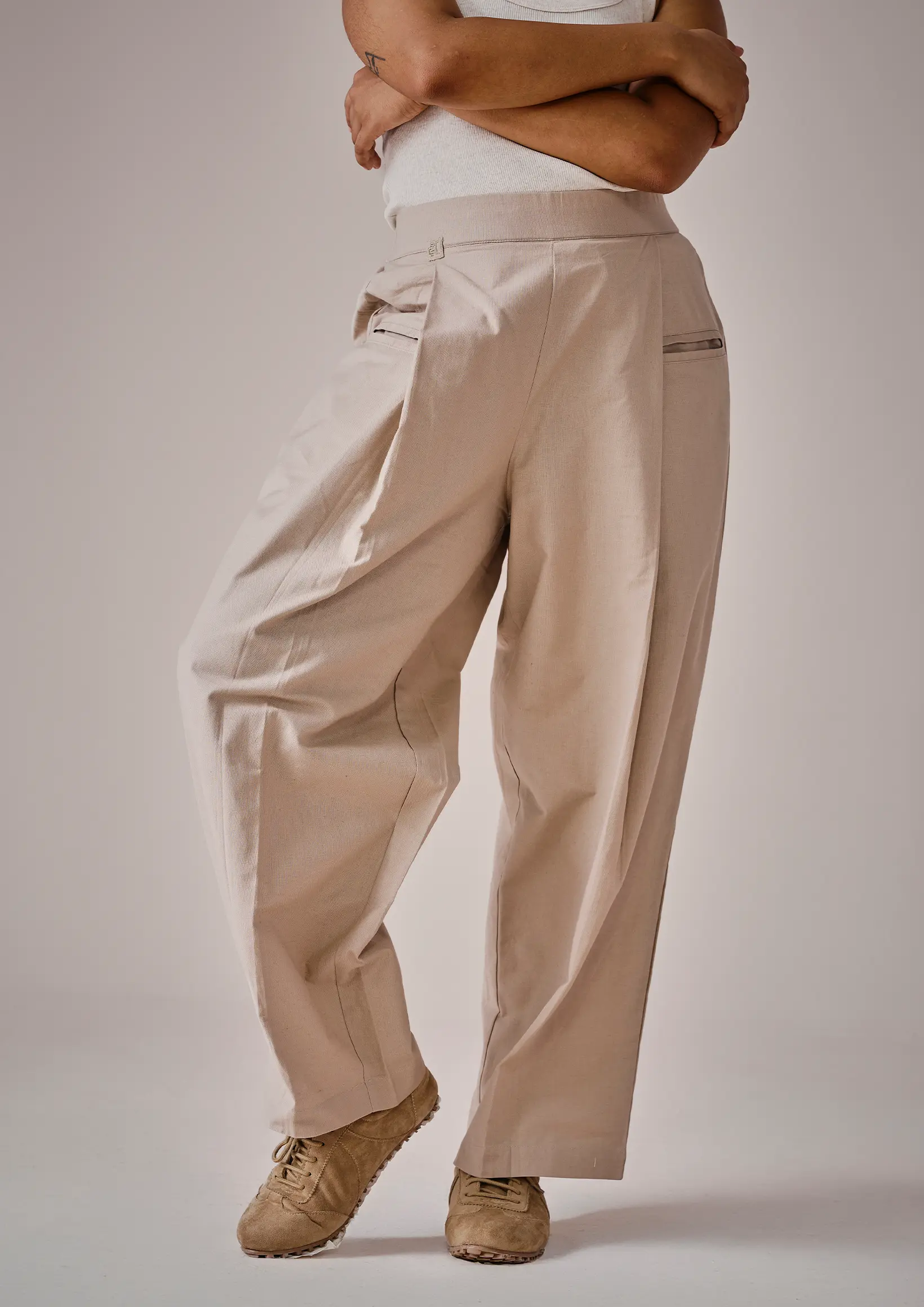 Op̈en-Boxcut Pants
