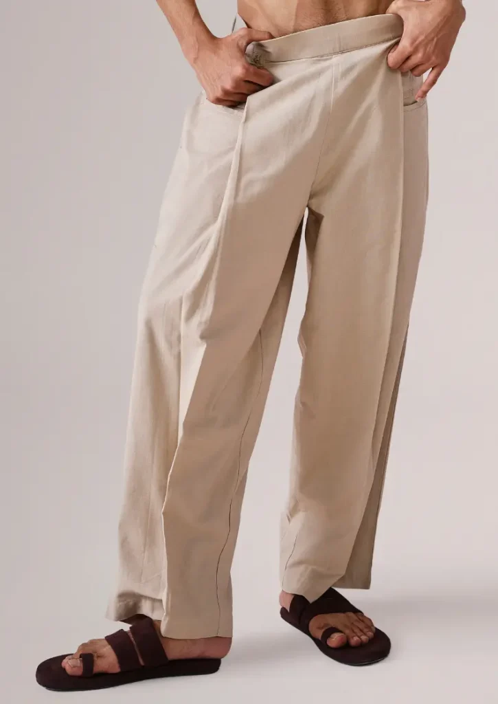 Op̈en-Boxcut Pants